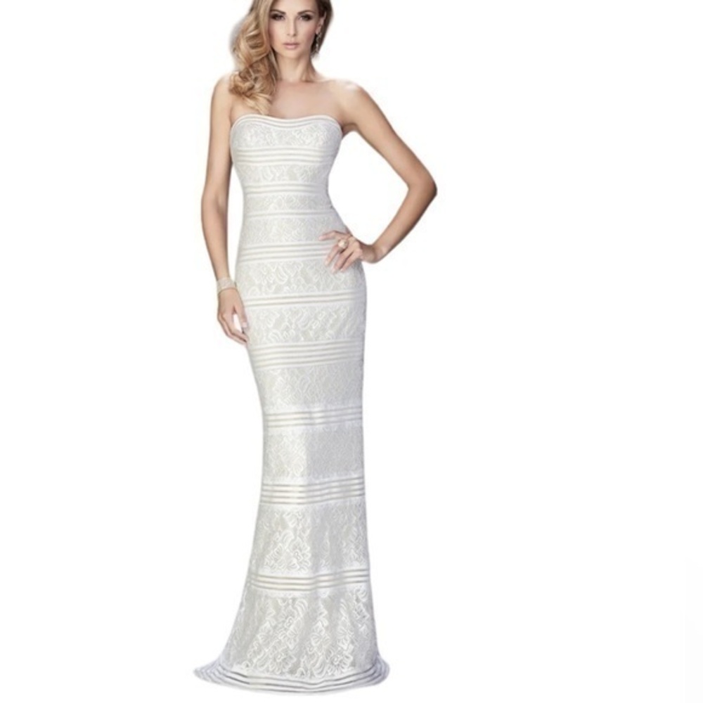 LA FEMME White lace strapless sweetheart formal gown